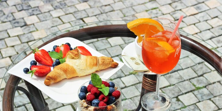 Aperol Spritz, croissant, káva, čaj či zdravé raňajky v Elite Cafe