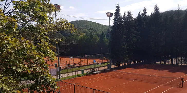 Burger s hranolčekmi a hodinou bowlingu