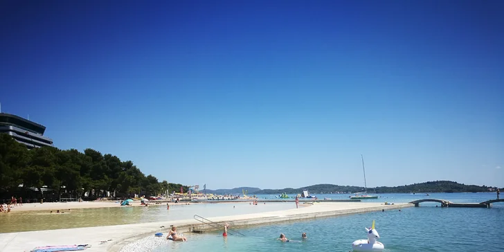 Pohodová dovolenka pre dvojice, rodiny aj väčšie partie v obľúbenej turistickej destinácii Vodice