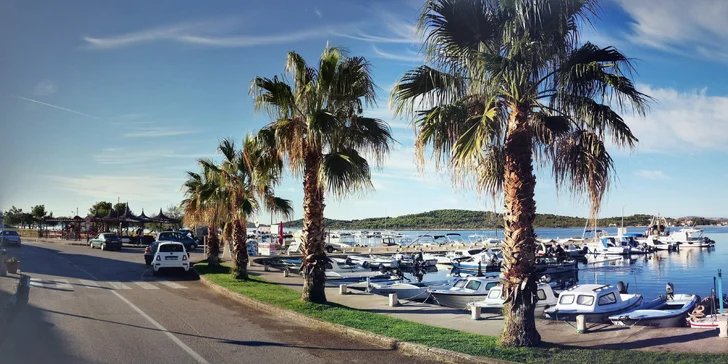 Pohodová dovolenka pre dvojice, rodiny aj väčšie partie v obľúbenej turistickej destinácii Vodice