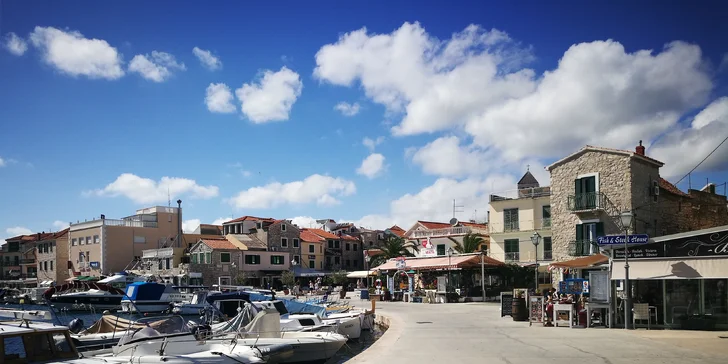 Pohodová dovolenka pre dvojice, rodiny aj väčšie partie v obľúbenej turistickej destinácii Vodice