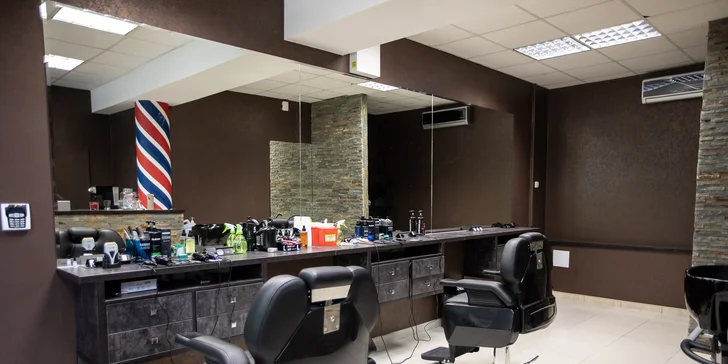 Klasický pánsky strih či úprava brady vo Frank Nitti Barbers