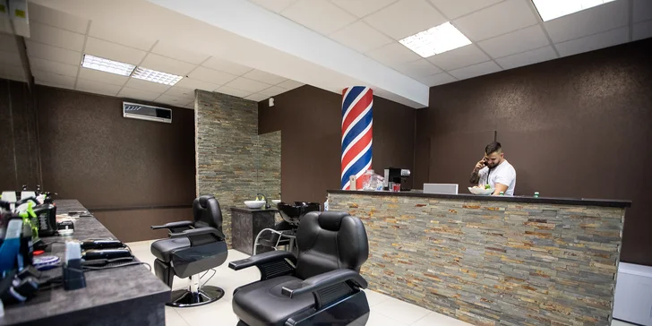 Klasický pánsky strih či úprava brady vo Frank Nitti Barbers