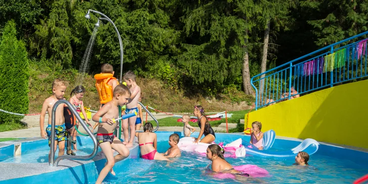 Pobyt s neobmedzeným vstupom do vonkajšieho bazéna v Hoteli Garden ***