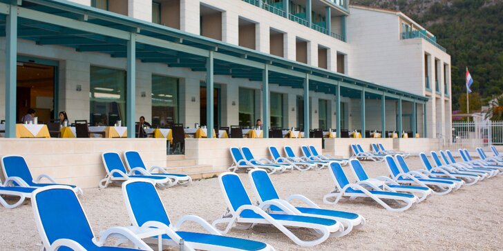 Luxusná dovolenka v 5* rezorte v zátoke priamo na pláži: polpenzia, balkón, bazény
