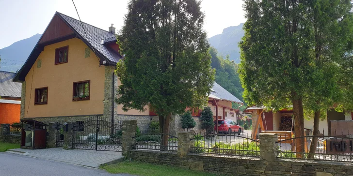 Pobyt v Zázrivskom dvore s polpenziou, privátnym mini wellness a výhľadom na Rozsutec