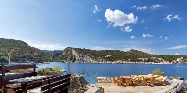 Dovolenka v Dalmácii: pobyt na chorvátskom ostrove Hvar pre páry a rodiny