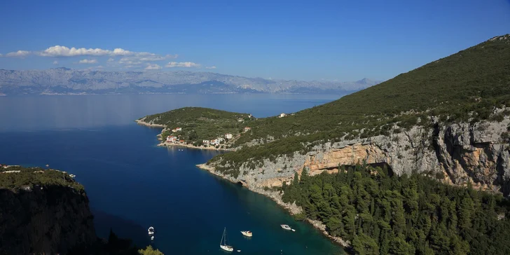 Dovolenka v Dalmácii: pobyt na chorvátskom ostrove Hvar pre páry a rodiny