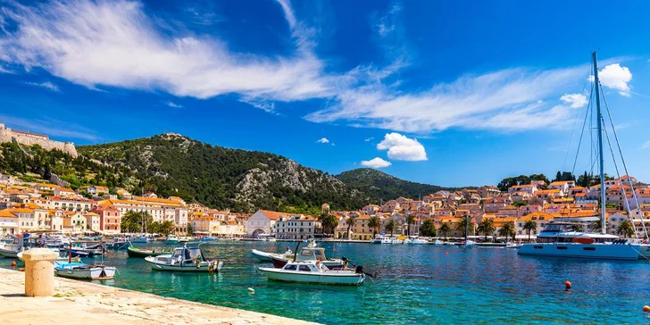 Dovolenka v Dalmácii: pobyt na chorvátskom ostrove Hvar pre páry a rodiny