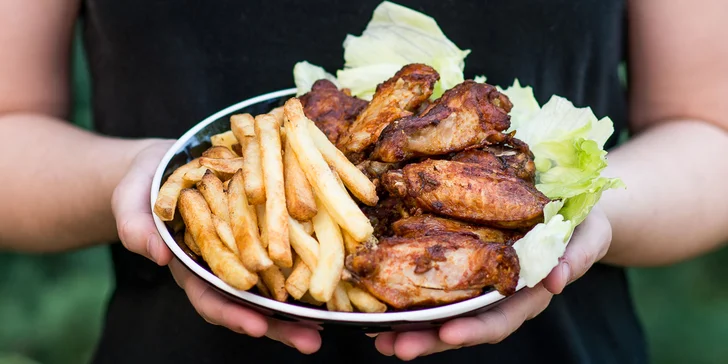 Grilované rebrá, krídelká či celé kombo v Bajovita Bistro