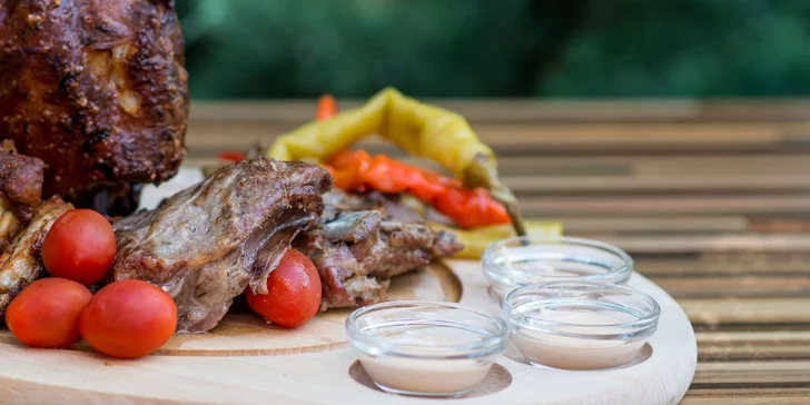 Grilované rebrá, krídelká či celé kombo v Bajovita Bistro