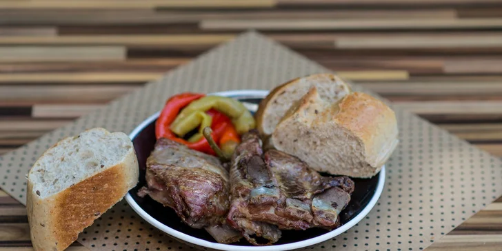 Grilované rebrá, krídelká či celé kombo v Bajovita Bistro