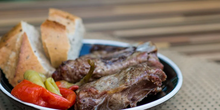 Grilované rebrá, krídelká či celé kombo v Bajovita Bistro
