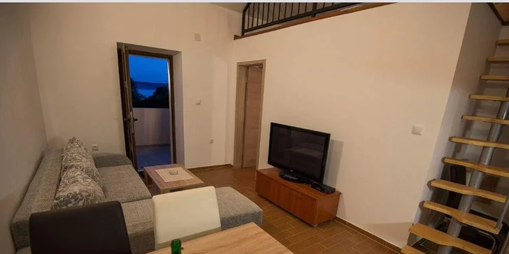 Slnečné Chorvátsko na 8 dní s polpenziou v luxusnej Ville Starigrad len 50 m od mora