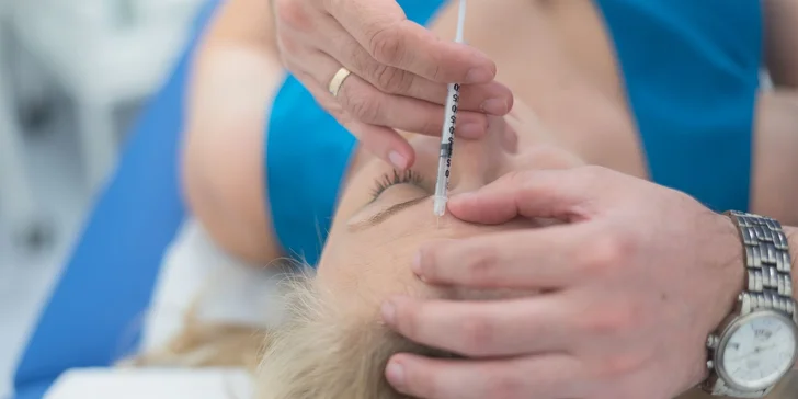 Zredukujte svoje vrásky a potenie vďaka botoxu - klinika otvorená