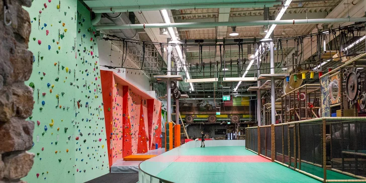 Rodinná zábava v lanovom centre. Až 19 prekážok!