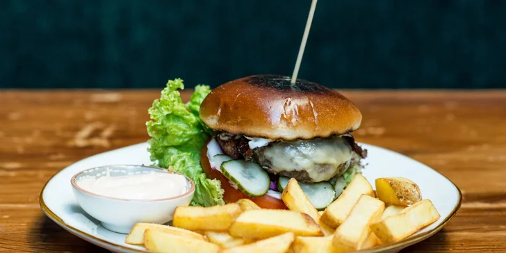 Irish burger s hranolčekmi alebo káva + nealko