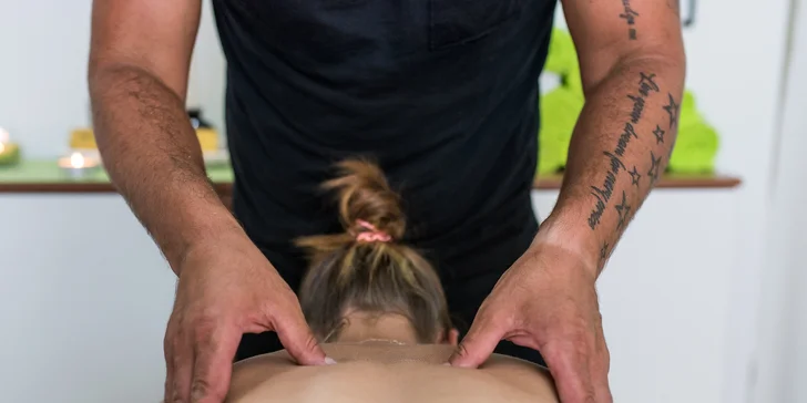 Manuálna terapia a rôzne masáže ušité na mieru profesionálnym masérom