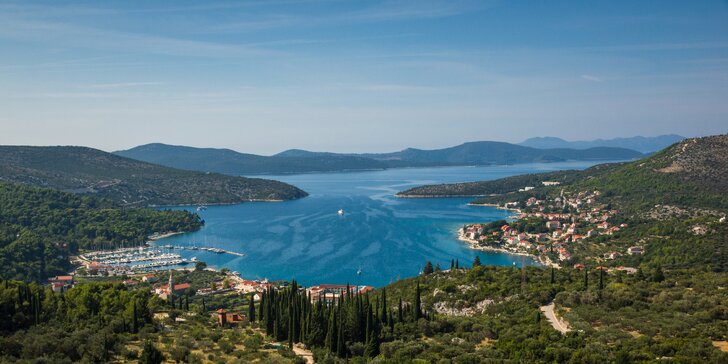 Letný oddych po chorvátsky: ubytovanie v blízkosti pláže v pokojnej destinácii Slano