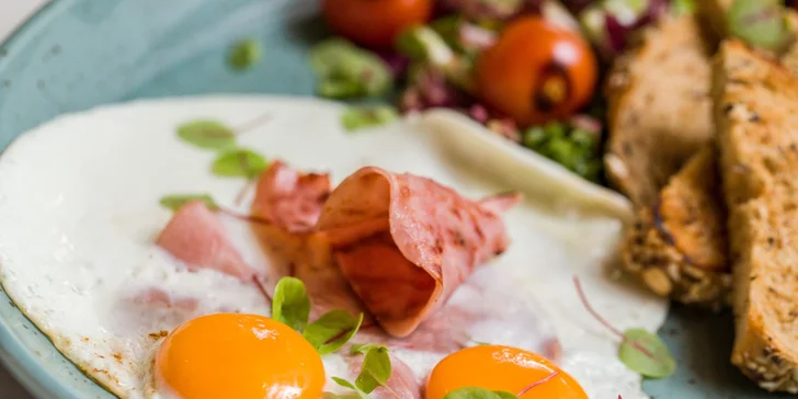 Voucher v hodnote 15 € na raňajkové menu – slané aj sladké