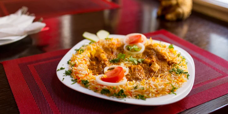 Chicken Curry s Basmati ryžou v centre Košíc - indickí kuchári aj obsluha