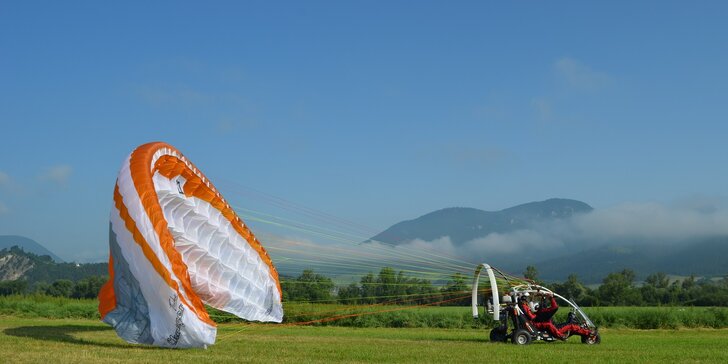 Nezabudnuteľný jarný tandem motorový paragliding aj s videozáznamom