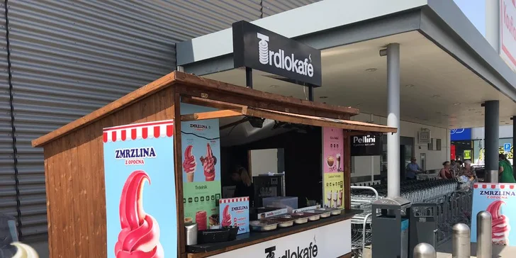 Trdelník klasický, s príchuťou či plnený zmrzlinou a káva k tomu