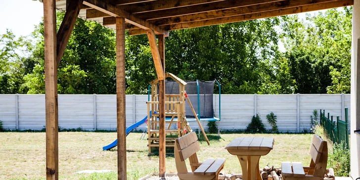Netradičný pobyt neďaleko Bratislavy: Včelí Majer s mini zoo a možnosťou apiterapie