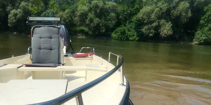 Splavujte Malý Dunaj na plti či VIP motorovom člne