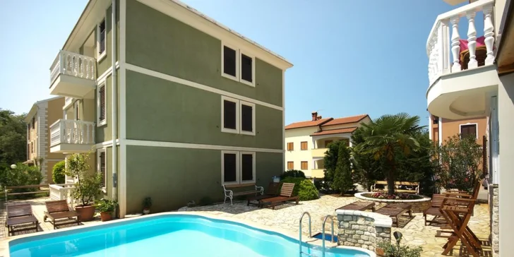 Dovolenka na Istrii až pre 5 osôb: izba či apartmán, bazén a 350 m na pláž