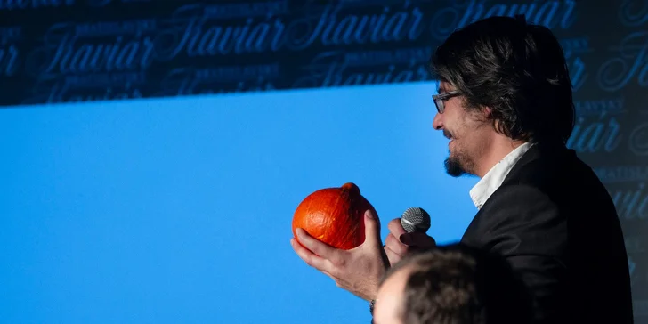Vstupenka na zábavnú glosátorskú show Bratislavský Kaviár