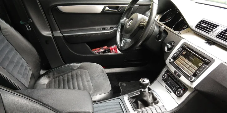 Dôkladné čistenie interiéru automobilov