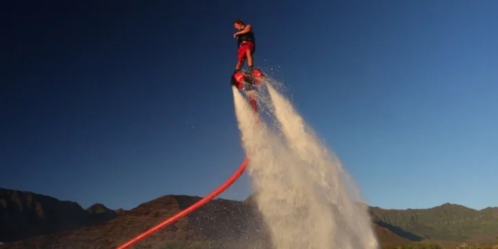 Wakeboarding a flyboarding na Zlatých Pieskoch
