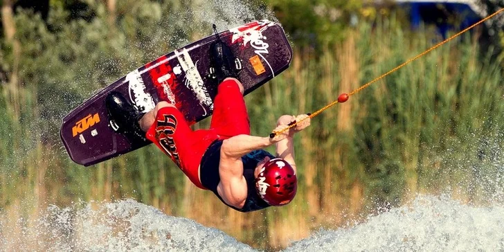 Wakeboarding a flyboarding na Zlatých Pieskoch