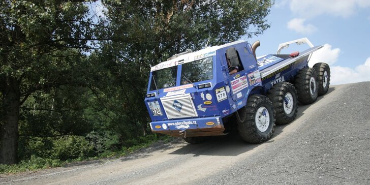 15-60 minút jazdy v kabíne gigantu Tatra 813 8×8 Truck Trial alebo 815-7