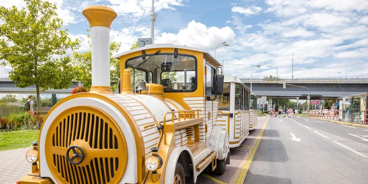Vyhliadková jazda po Bratislave bielo-zlatým vláčikom Golden Express