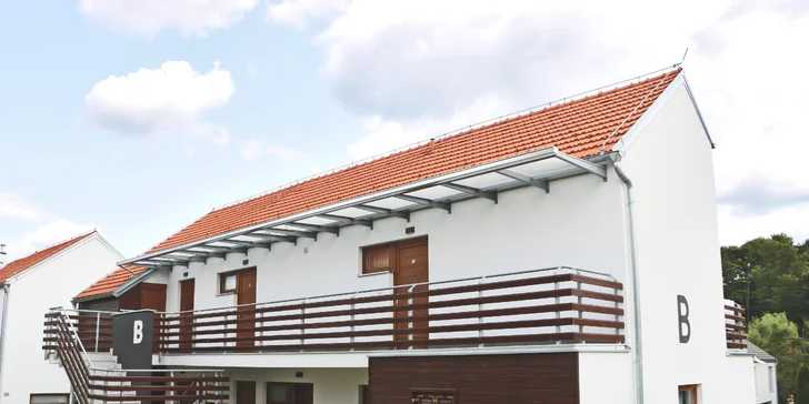 Letná dovolenka v Chorvátsku pre celú rodinu: apartmány s plnou penziou a super bazény
