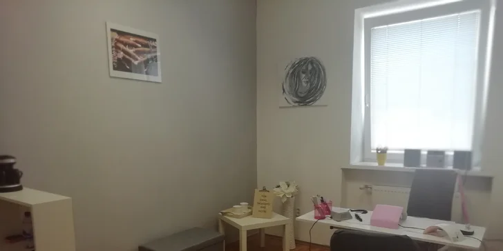 Japonská manikúra či krásne gélové nechty na šablóny