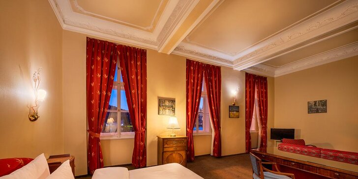 Skvelý pobyt v luxusnom hoteli Leonardo: len 300 metrov od Karlovho mosta, raňajky a plavba loďou