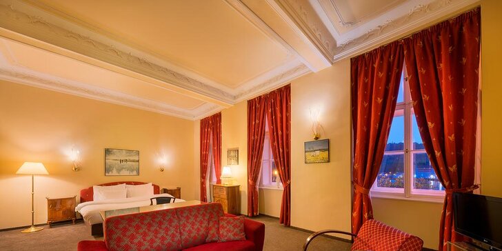 Skvelý pobyt v luxusnom hoteli Leonardo: len 300 metrov od Karlovho mosta, raňajky a plavba loďou