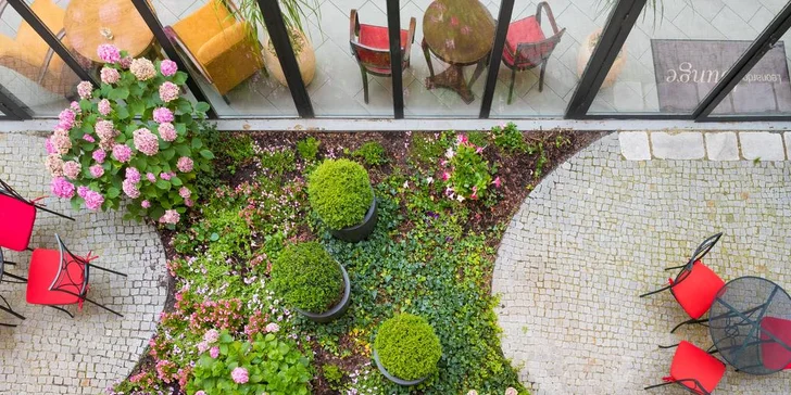 Skvelý pobyt v luxusnom hoteli Leonardo: len 300 metrov od Karlovho mosta, raňajky a plavba loďou