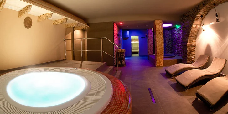 Vstup do Zbojníckeho SPA & WELLNESS s pivným kúpeľom alebo večerou pre 2 osoby