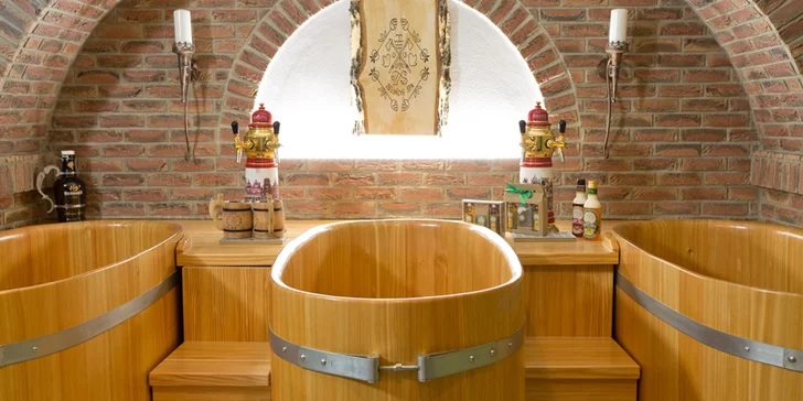 Vstup do Zbojníckeho SPA & WELLNESS s pivným kúpeľom alebo večerou pre 2 osoby