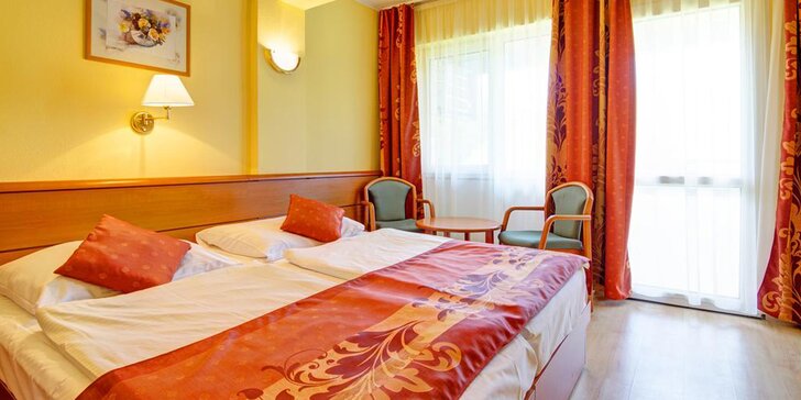 Hotel 300 m od Balatonu: neobmedzený wellness, polpenzia a kredit na masáže