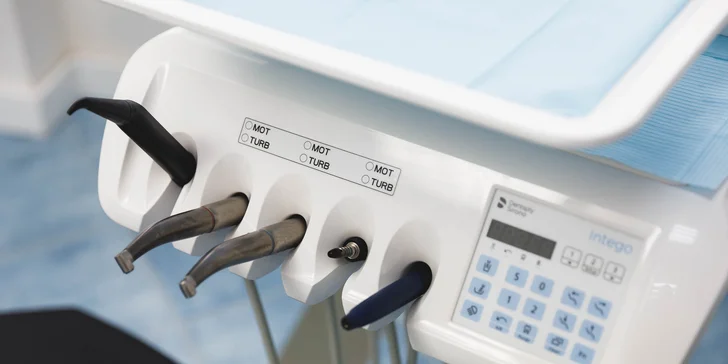 Kompletná dentálna hygiena alebo výmena amalgámovej výplne