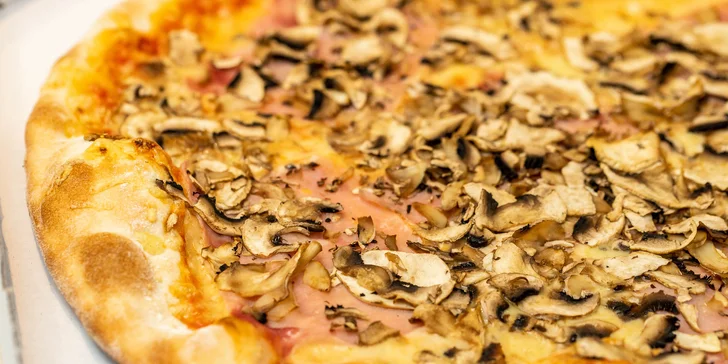 Pizza podľa výberu - donáška a osobný odber v Petržalke