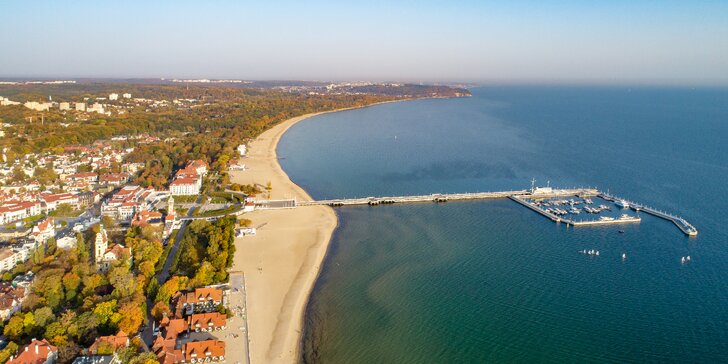 Prímorské kúpele v Poľsku: dovolenka pri Baltskom mori s polpenziou a vstupom do aquaparku
