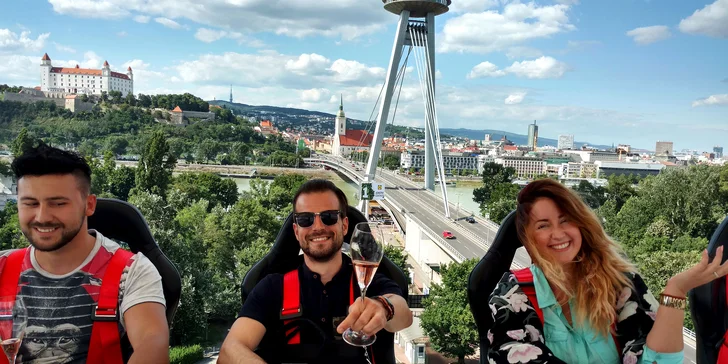 Jedinečný zážitok: drink v oblakoch v Lietajúcej reštaurácii!