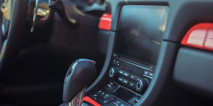Jazda v kabriolete Porsche 718: skroťte jeho 380 koní!