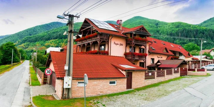 Relaxačný pobyt s wellness pod holým nebom v modernom penzióne Gitka***